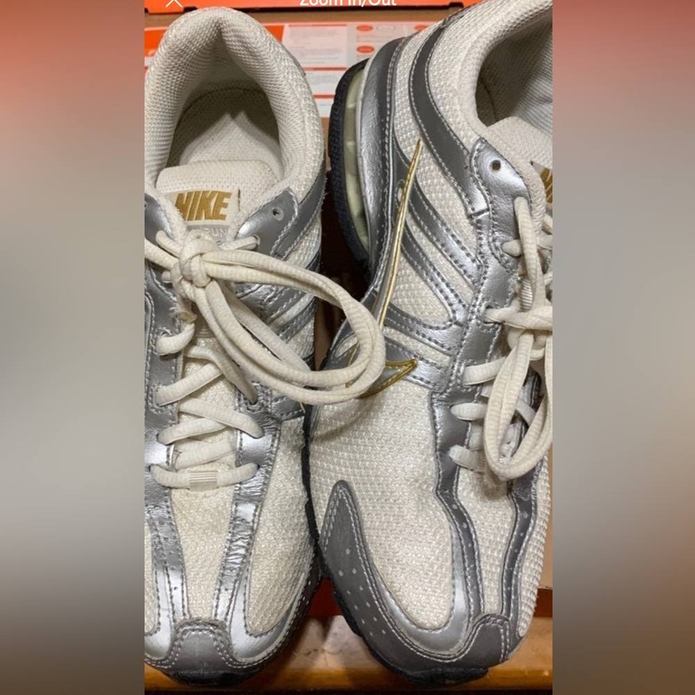 Nike reax 386614 vintage size 7.5 womens EUC